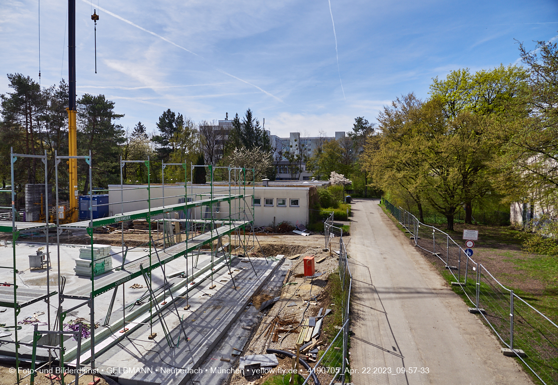 22.04.2023 - Luft- und Ebenenfotos vom Haus für Kinder in der Quiddestraße in Neuperlach